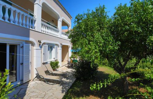 Agios Stefanos Apartment | Discover Spiros Saint Stephanos: Oceanfront Family Retreat
