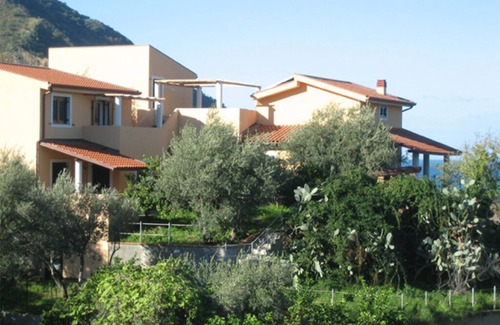 Piraino Apartment | Spisidda House - Oceanfront Studio Near Gioiosa Marea