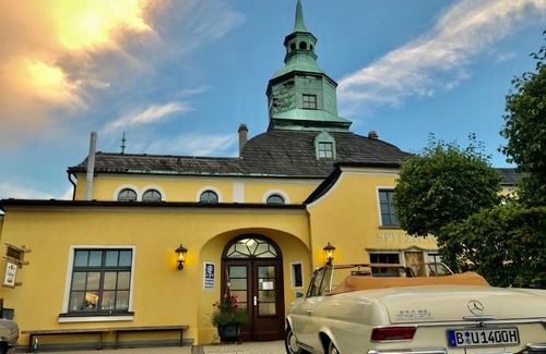 Oberloßnitz Hotel | Experience Spitzhaus: Family-Friendly with Pet Amenities