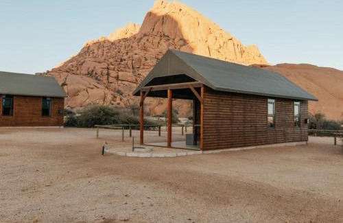 Usakos Apartment | Explore Spitzkoppe Cabin Camp: Family-Friendly Retreat