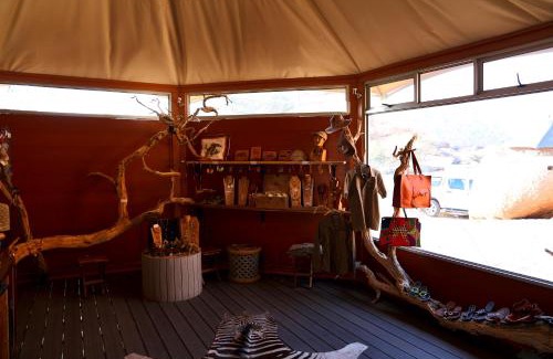 Usakos Cabin | Spitzkoppen Lodge: Guest Rated 9/10 with Pool & Breakfast