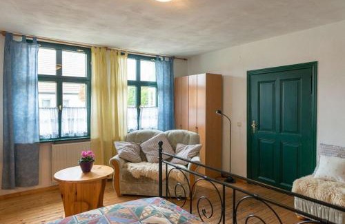 Oberhavel Apartment | Spacious Apartment in Kappe with Garden and Terrace