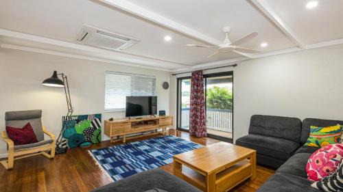 Woorim House | Family-Friendly Holiday Home with Pool & Pet Amenities