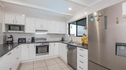 Woorim House | Family-Friendly Holiday Home with Pool & Pet Amenities