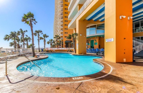 Panama City Beach Hotel | Oceanfront Splash Resort 807W with Pool & Hot Tub