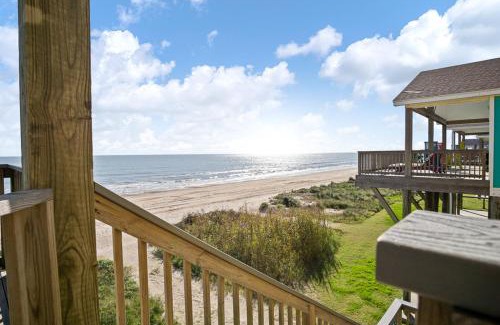 Port Bolivar House | Splash Spacious 3BD 3bath Beachfront! Steps to Beach!