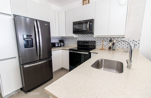 Tower Isle Apartment | Inviting Waveside Retreat with Child-Friendly Amenities