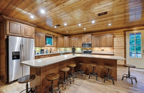 Hochatown Cabin | Ideal SplashTime Lodge: 4 BR With Private Pool & Spa