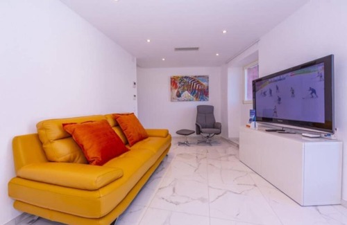 Ronco sopra Ascona Apartment | Discover Orchidea Residence in Ascona: 4-Star Comfort Awaits