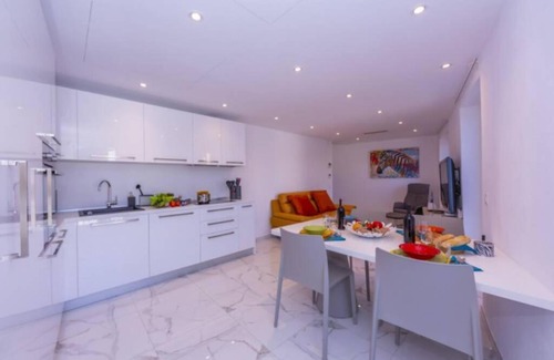 Ronco sopra Ascona Apartment | Discover Orchidea Residence in Ascona: 4-Star Comfort Awaits