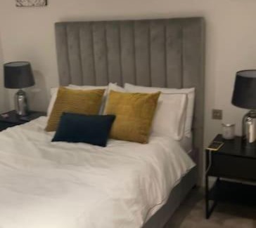 Paddington Apartment | Elegant 1 Bedroom Flat with Pool in Central London
