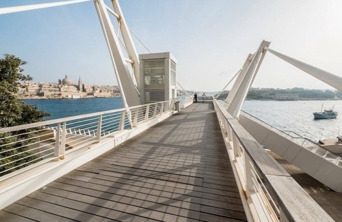 Swieqi Apartment | Inviting 2BR Apartment with Ocean View in Central St Julian's