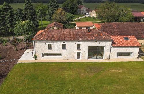 Vieux-Mareuil House | Unique Barn Retreat in Organic Walnut Orchard, Perigord