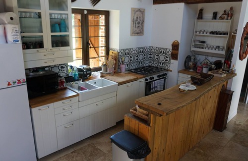 Langon House | Elegant Country House Retreat with Pool and Breakfast