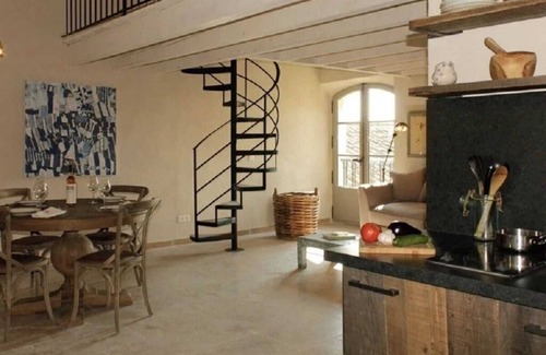 Robion Apartment | Idyllic Duplex Retreat in Provence Surrounded by Vineyards