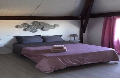 Petite-ÃŽle Apartment | Ocean View Retreat: Guest Rated 10/10 with Kitchen Access