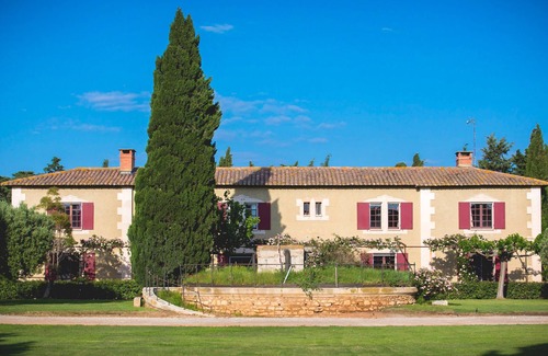 Saint-Gilles House | Enchanting Farmhouse Retreat in the Heart of Camargue