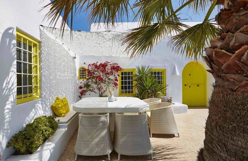 Imerovigli Villa | Elegant Villa Cascada in Oia with Private Pool & Hot Tub