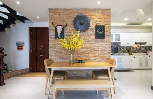 Ho Chi Minh City Apartment | Elegant Skyluxe Penthouse with Pool and Spa Amenities