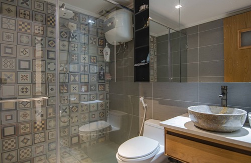 Ho Chi Minh City Apartment | Elegant Skyluxe Penthouse with Pool and Spa Amenities