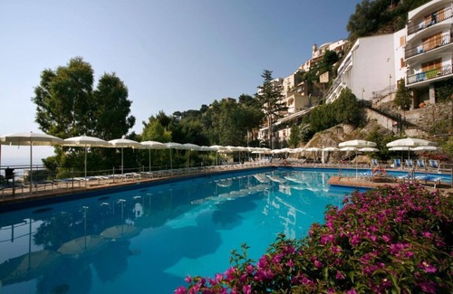 Positano Apartment | Beautiful Suite with Sea View Terrace & Pet-Friendly Perks