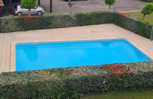 Saint - Martin - du - Touch Apartment | Inviting T2 with Pool and Terrace Near Airbus & Airport