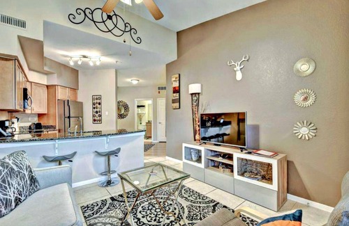 Highland Lake Estates Condo | Beautifully Furnished Condo with Lake View on Travis Island