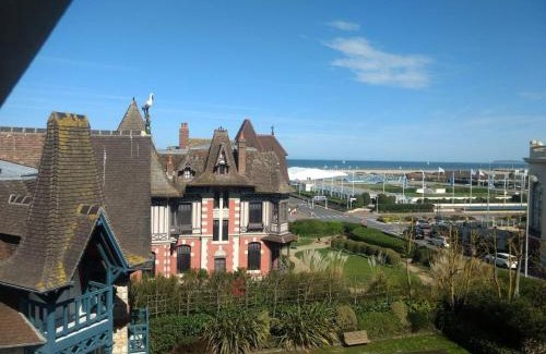 Deauville City Centre Villa | Discover a Beautiful Villa in Deauville's Heart