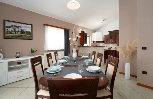 Vizinada Villa | Relaxing Villa in Vižinada with Jacuzzi & Ocean Views