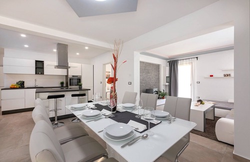 Vizinada Villa | Relaxing Villa in Vižinada with Jacuzzi & Ocean Views