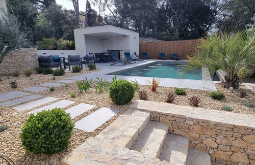 Les 3 Ponts Villa | Guest Rated 10/10 Villa with Private Pool in Nîmes