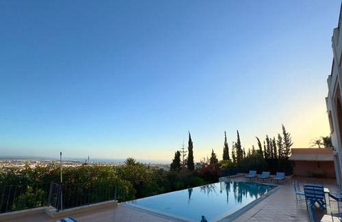 Hay El Farah House | Elegant Villa with Panoramic Views and Pool Access