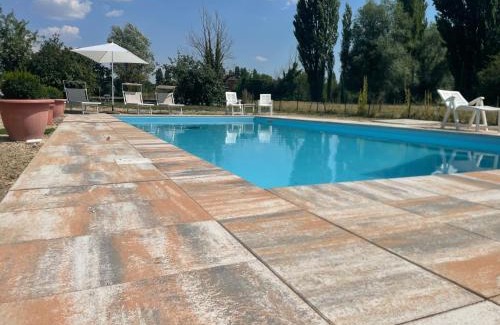 Monteluiano House | Elegant Splendida Dimora del 1600 with Pool & Hot Tub