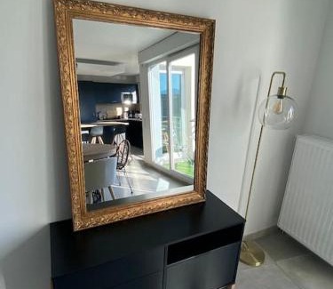 Sablon - Trudaine Apartment | Delightful Splendide: 70m2 with Balcony & Family-Friendly