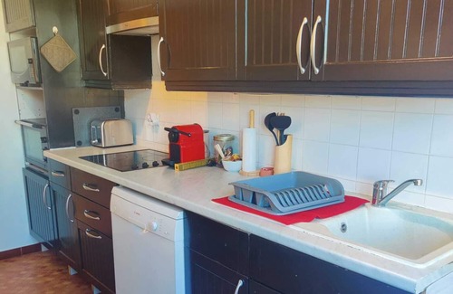 Cuire Apartment | Family-Friendly Apartment with Garden Near City Center