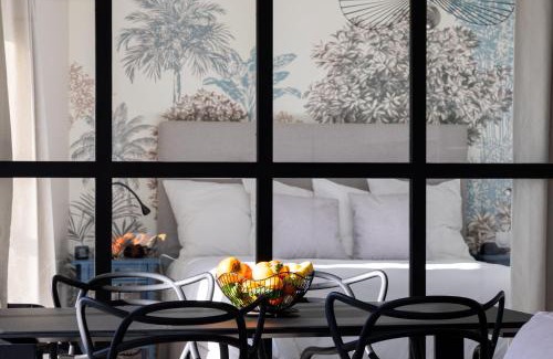 Saint Antoine Apartment | Elegant Blue Pearl Apartment with Panoramic Ocean View