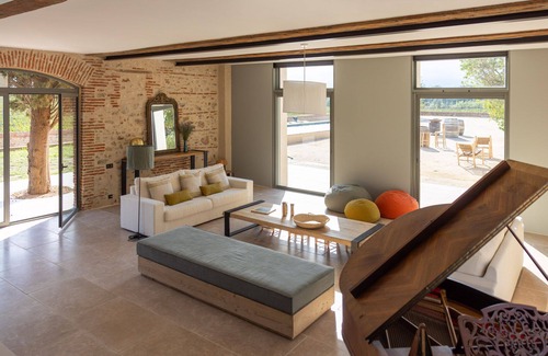Brouilla House | Discover a Serene Retreat Among Vineyards and Mountains