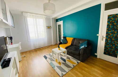 Le Marais Apartment | Cozy Studio Near Caen Gare - Family-Friendly Retreat