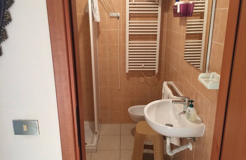Pisa House | Convenient Apartment Steps from Cisanello Hospital