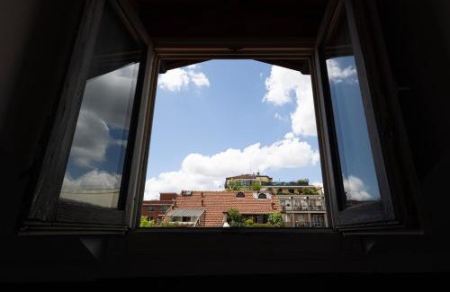Zona Padova Apartment | Elegant Apartment Steps from Pasteur M1 with Pet-Friendly Amenities