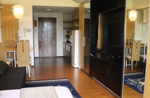 Laurel Hotel | Discover Splendido Taal Country Club with Pool & Spa Amenities