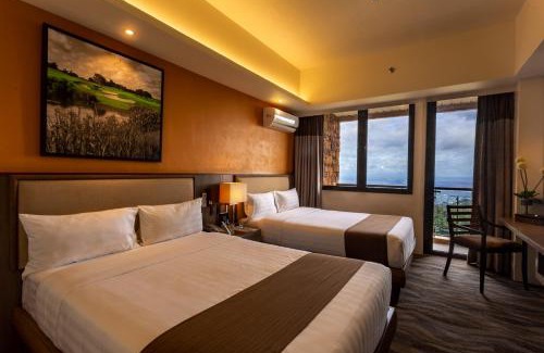 Laurel Hotel | Discover Splendido Hotel: Oceanfront Oasis with a Pool