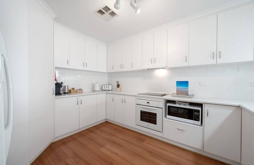 Christies Beach House | Exceptional Stay at Splendour on Esplanade with Ocean View