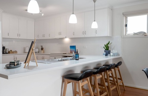 Christies Beach House | Exceptional Stay at Splendour on Esplanade with Ocean View
