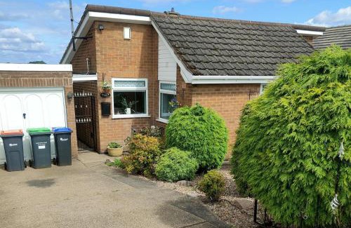 Skegby House | Serene Split Level Bungalow with Scenic Views