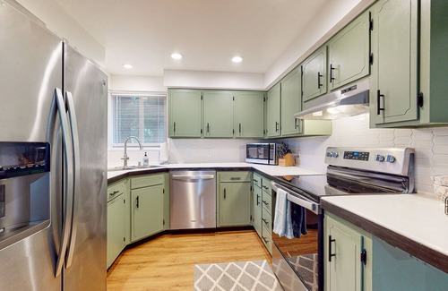 Bellingham House | Pet-Friendly Split-Level Home Near Downtown & Lake Whatcom