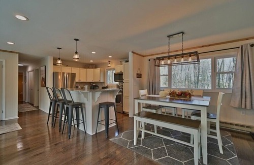 Lake Harmony House | Discover Split Rock Beauty with Lake and Ocean Views