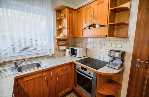 Podcetrtek Apartment | Spacious Split Apartment with Terrace for Family Getaways