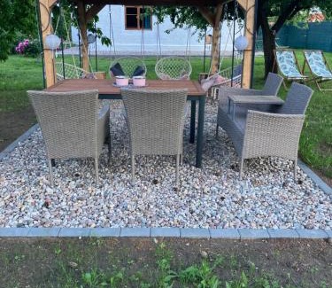 Karwie Cabin | Unwind at Spokojny Zakątek: Pet-Friendly Oceanfront Retreat