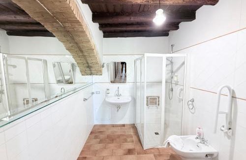 Poreta House | Spoleto Biofarm-Sleeps 8 guests-Salt water pool-Beautiful-Exclusively yours-WIFI